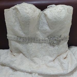 Sincerity wedding dress